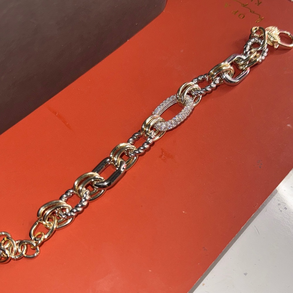 Stunning Gold and Silver Chain Bracelet - Picture 2 of 3